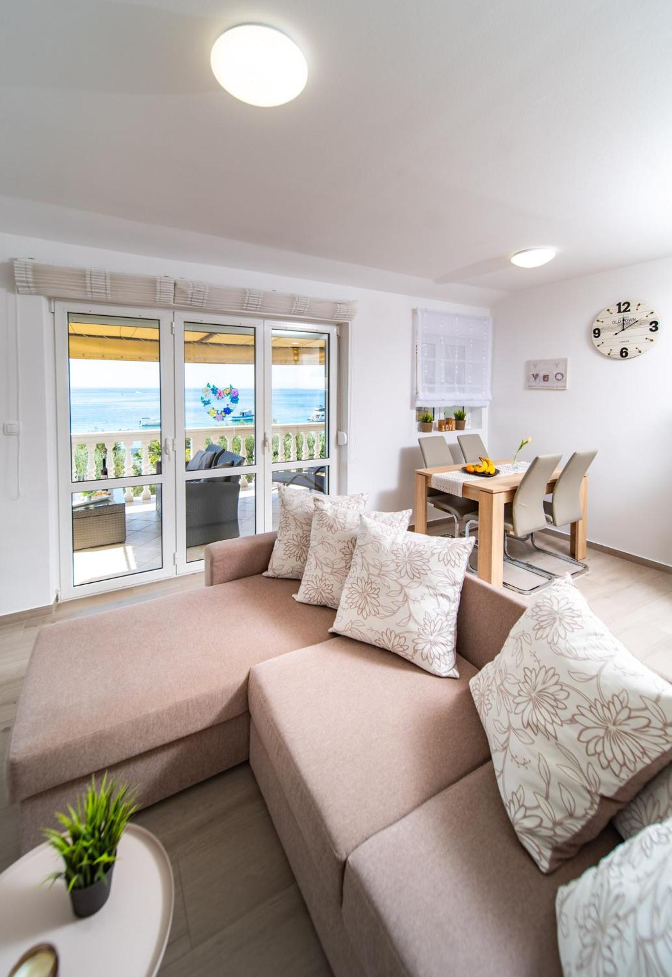 Apartman Petra S Pogledom Na More Banjol Luaran gambar